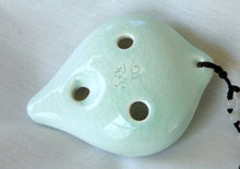 Load image into Gallery viewer, 6-hole Ceramic Soprano Seedpod Ocarina in G
